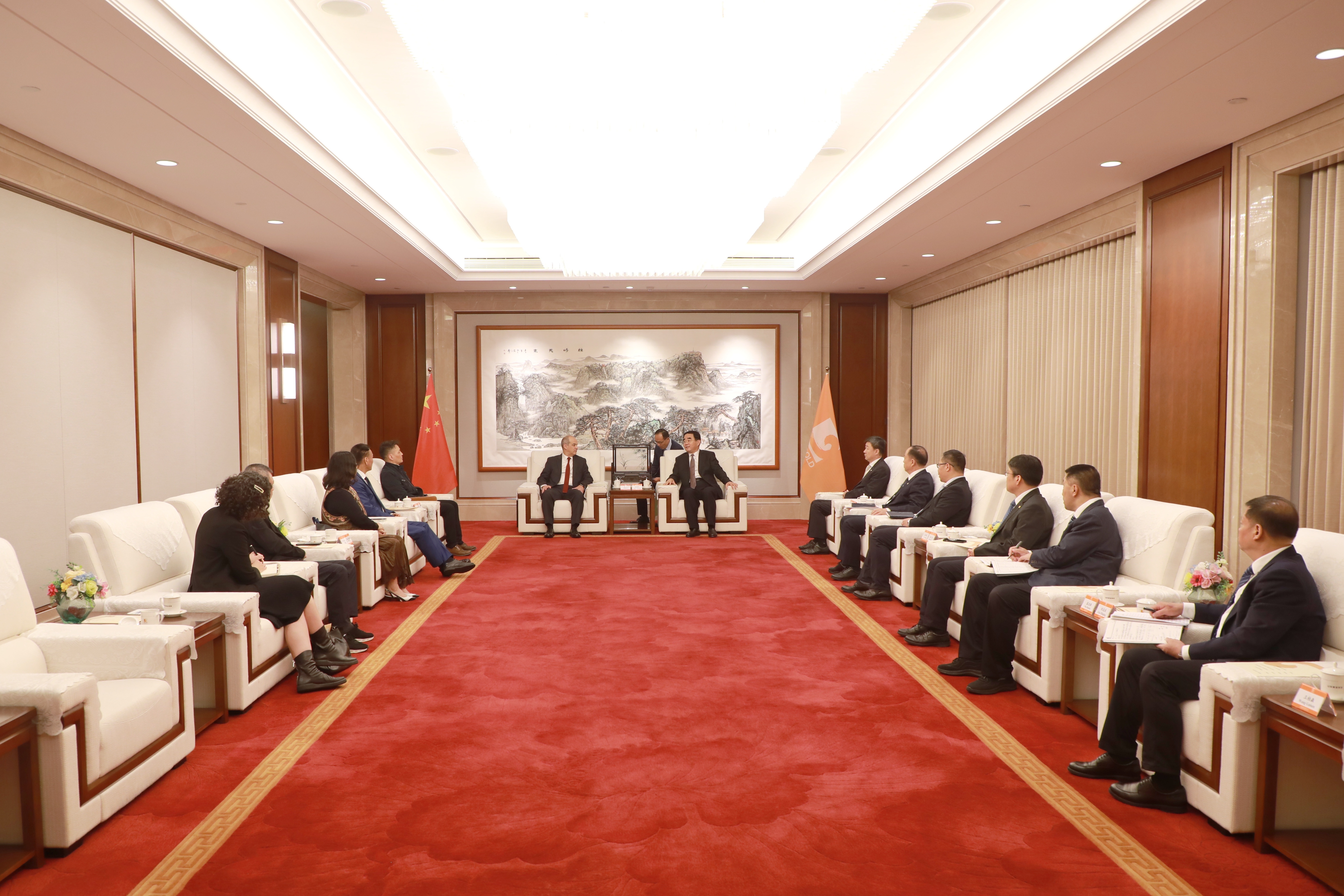 ����͢פ����ʹ����Զһ�е���ɽ��304��������Ψһ����